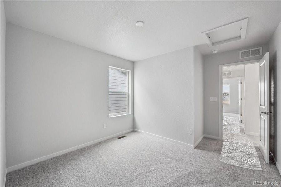 Spacious, unfurnished interior of a new home in Farmlore, Brighton (Image 16).