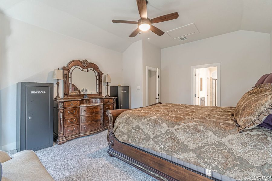 Furnished interior view inside a new home in Hiddenbrooke, Seguin (Image 39).
