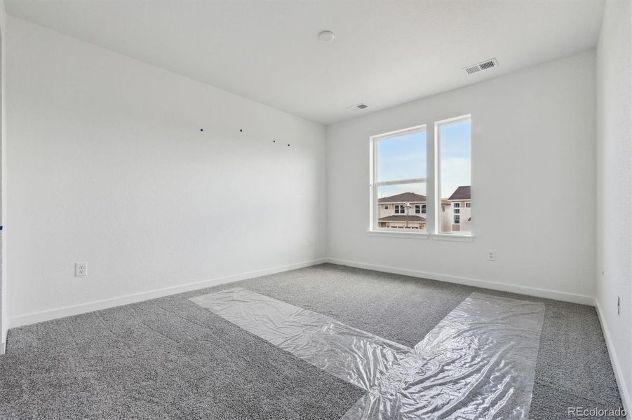 Spacious, unfurnished interior of a new home in Harvest Crossing, Aurora (Image 14).