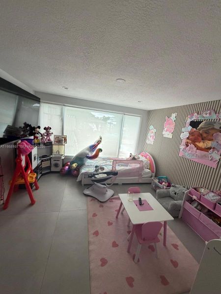 Furnished interior view inside a new home in , Fort Lauderdale (Image 15).