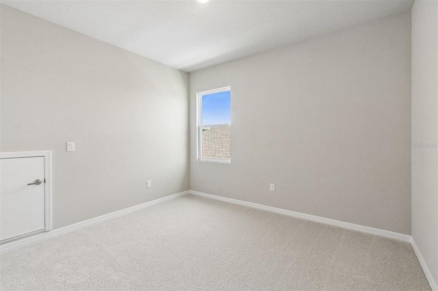 Spacious, unfurnished interior of a new home in Eastlyn, Bradenton (Image 10).