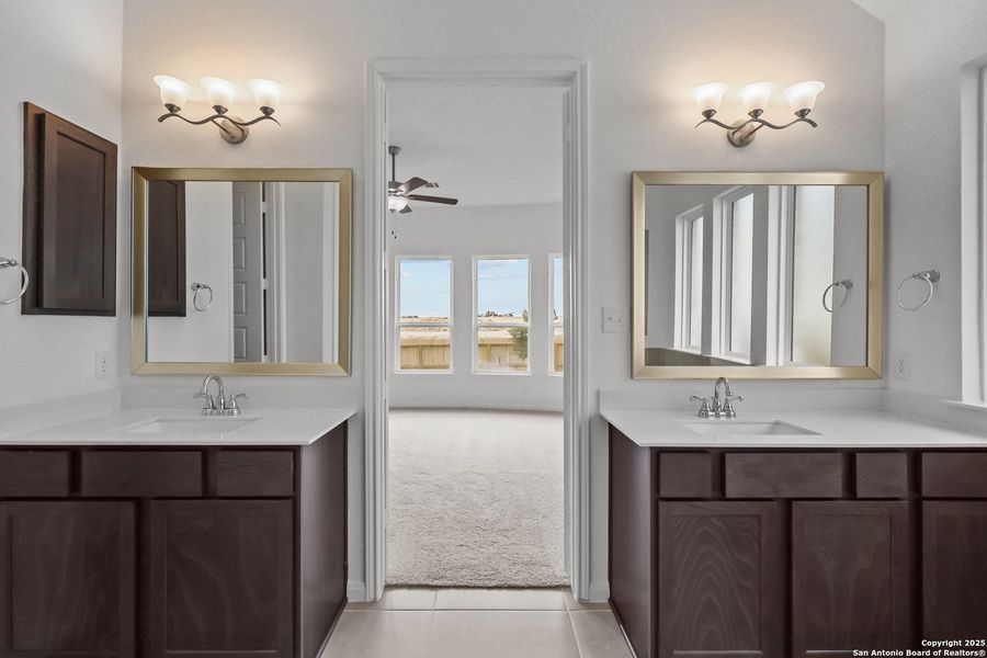 Furnished interior view inside a new home in Ladera 50', San Antonio (Image 5). Furnished interior view inside a new home in Ladera 50', San Antonio (Image 5).