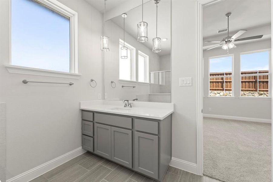 22. 2228 Euclid - Bath (3) 22. 2228 Euclid - Bath (3)