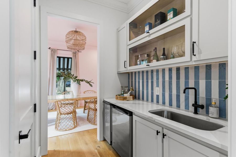 Furnished interior view inside a new home in , Charleston (Image 58).