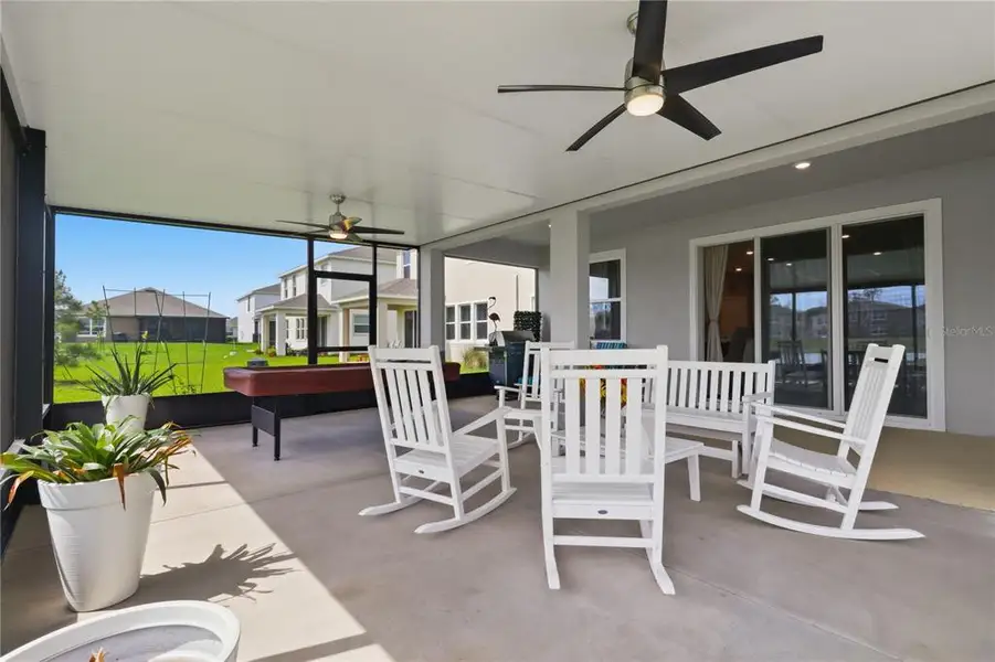 Exterior details and patio area of a home in , San Antonio (Image 4).