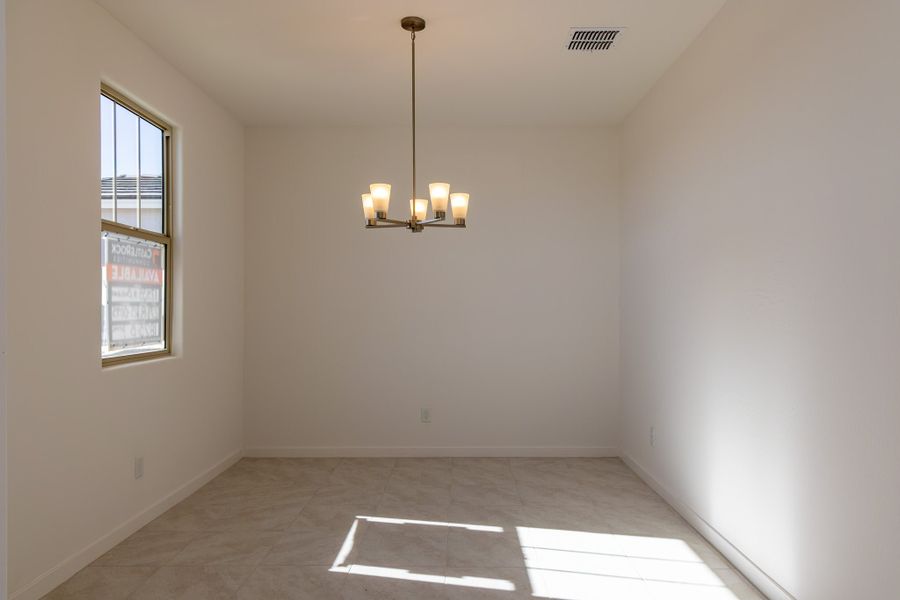 Spacious, unfurnished interior of a new home in Rancho Santa Rosa, Maricopa (Image 13).