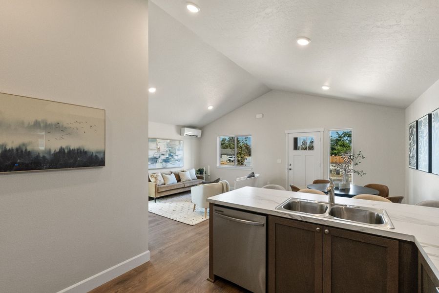 Representative furnished interior of a home built from the Astoria by MonteVista Homes in Feather Ridge, Redmond (Image 29). Representative furnished interior of a home built from the Astoria by MonteVista Homes in Feather Ridge, Redmond (Image 29).