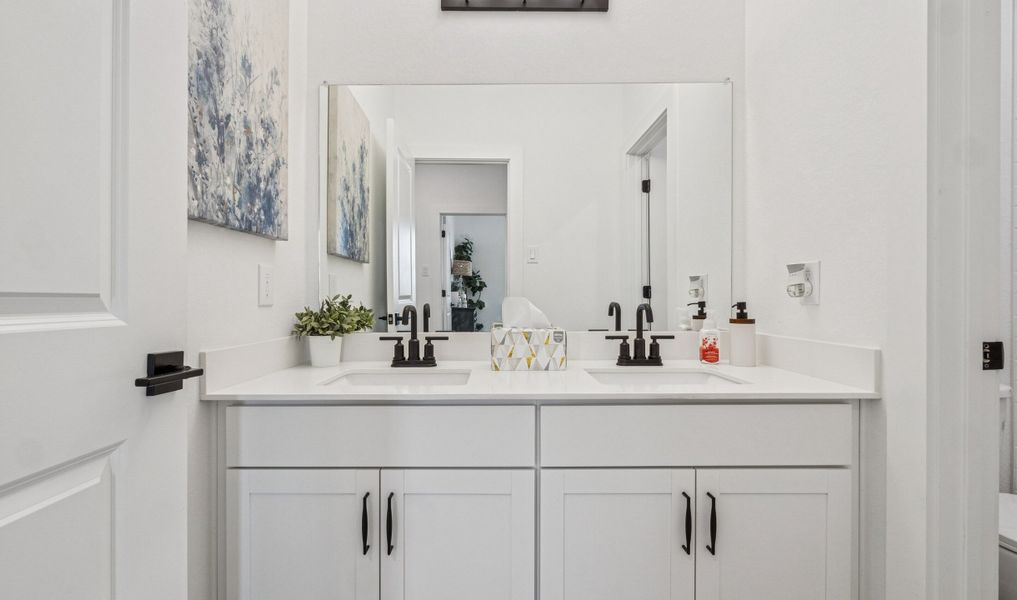 Hall bath with dual sinks