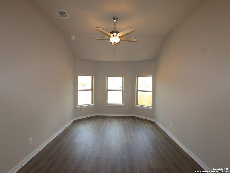 Spacious, unfurnished interior of a new home in Winding Brook, San Antonio (Image 22). Spacious, unfurnished interior of a new home in Winding Brook, San Antonio (Image 22).
