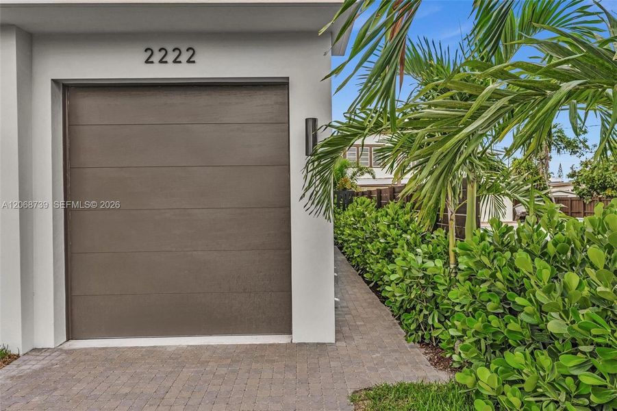 Exterior details and patio area of a home in , Miami (Image 36).