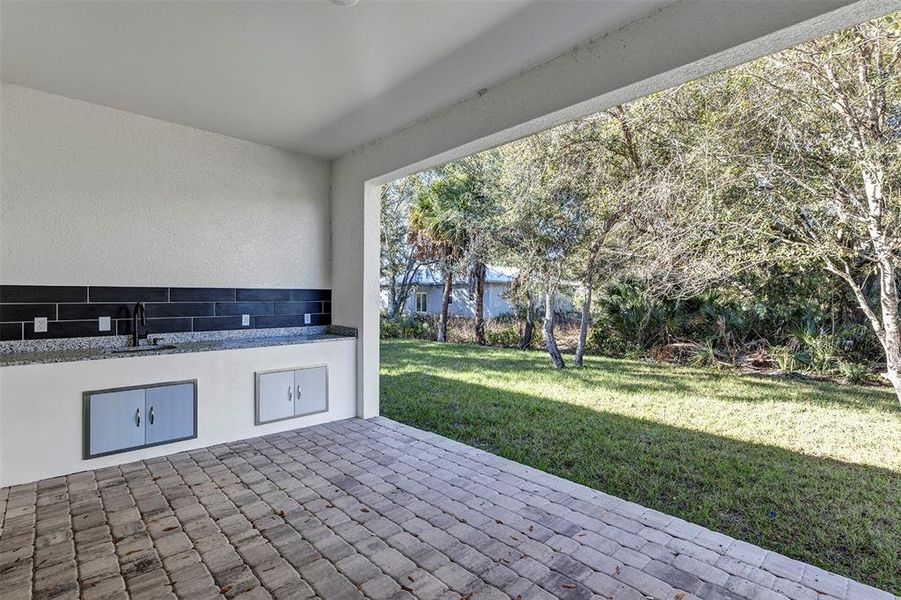 Exterior details and patio area of a home in , Port Charlotte (Image 3).