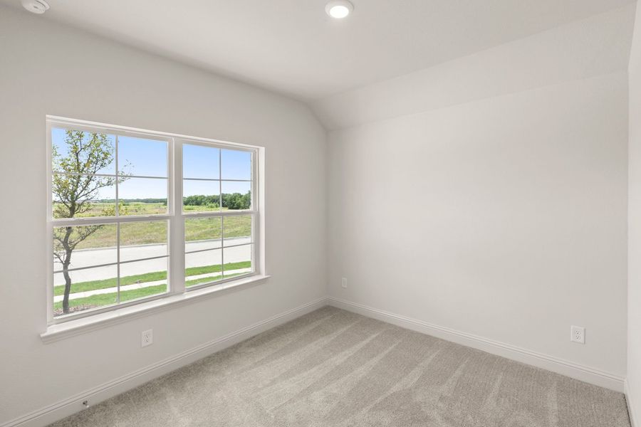 Spacious, unfurnished interior of a new home in Creekside, Royse City (Image 18).