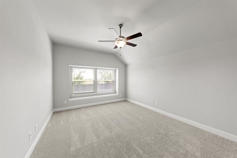 Spacious, unfurnished interior of a new home in Keeneland, Aubrey (Image 23).