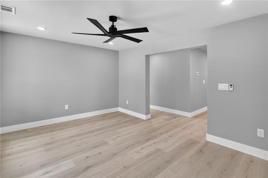 Spacious, unfurnished interior of a new home in , Stone Mountain (Image 127).
