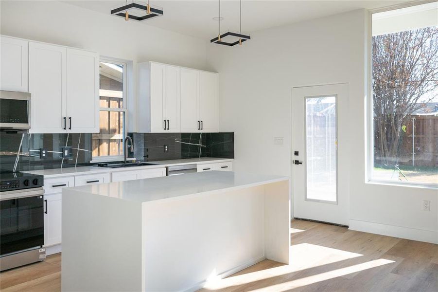 Furnished interior view inside a new home in , Dallas (Image 10).