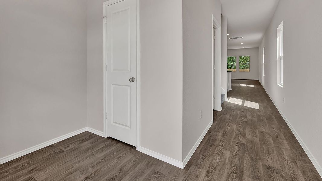 Spacious, unfurnished interior of a new home in Bollinger, Maxwell (Image 19).