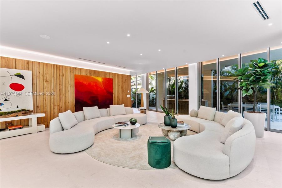 Community amenities in , Miami (Image 48).