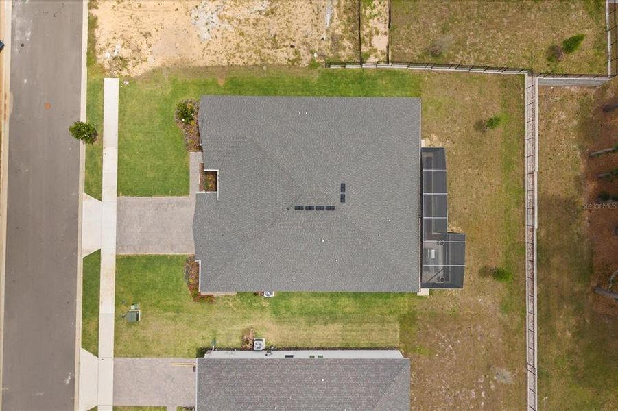 Exterior details and patio area of a home in , Apopka (Image 27).