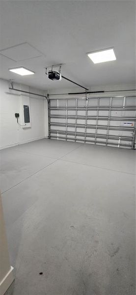 Spacious, unfurnished interior of a new home in , Rotonda West (Image 19).