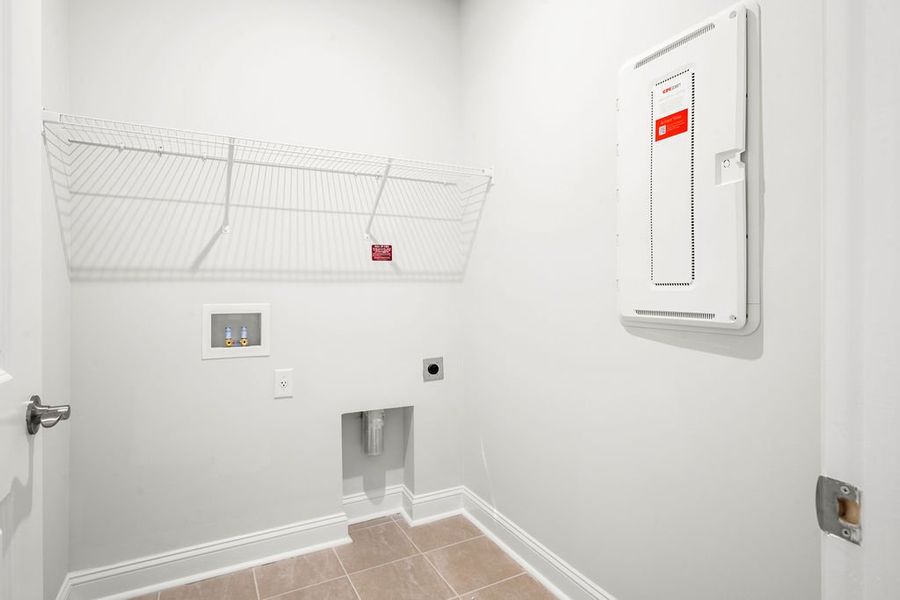 Spacious, unfurnished interior of a new home in Sun City Hilton Head, Bluffton (Image 10).