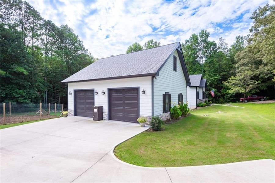 Front exterior of a new home in , Ellijay, GA, highlighting curb appeal (Image 31). Front exterior of a new home in , Ellijay, GA, highlighting curb appeal (Image 31).
