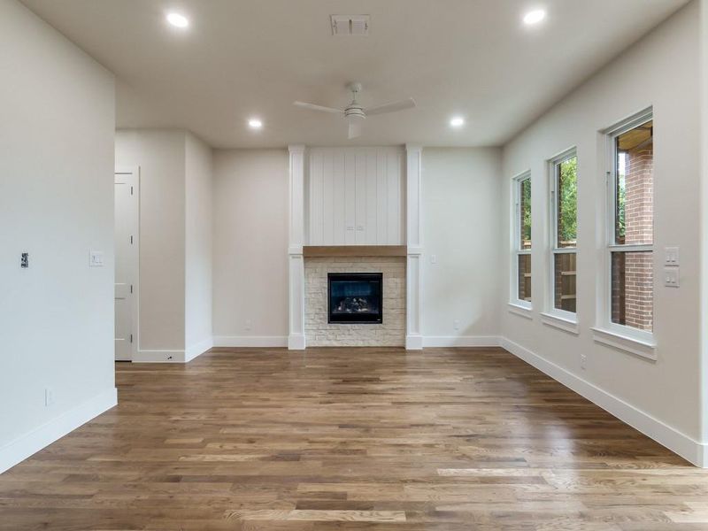 Spacious, unfurnished interior of a new home in , Dallas (Image 14).