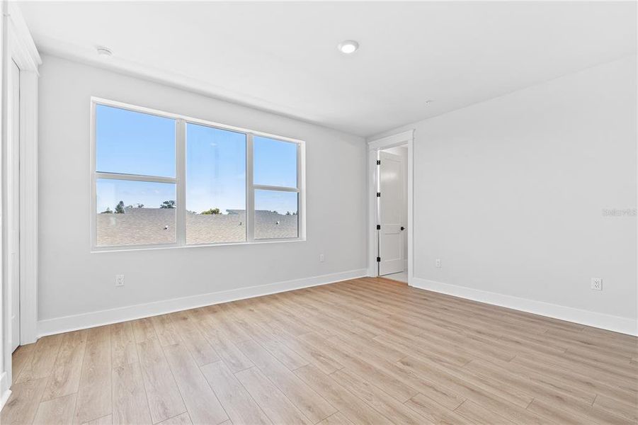 Spacious, unfurnished interior of a new home in , St. Petersburg (Image 21).