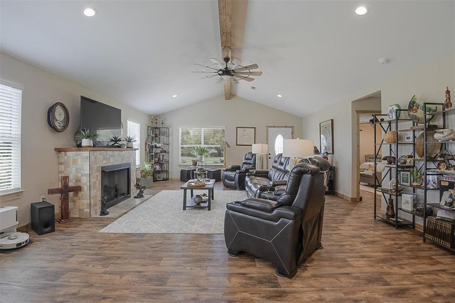 Furnished interior view inside a new home in , Waxahachie (Image 13). Furnished interior view inside a new home in , Waxahachie (Image 13).