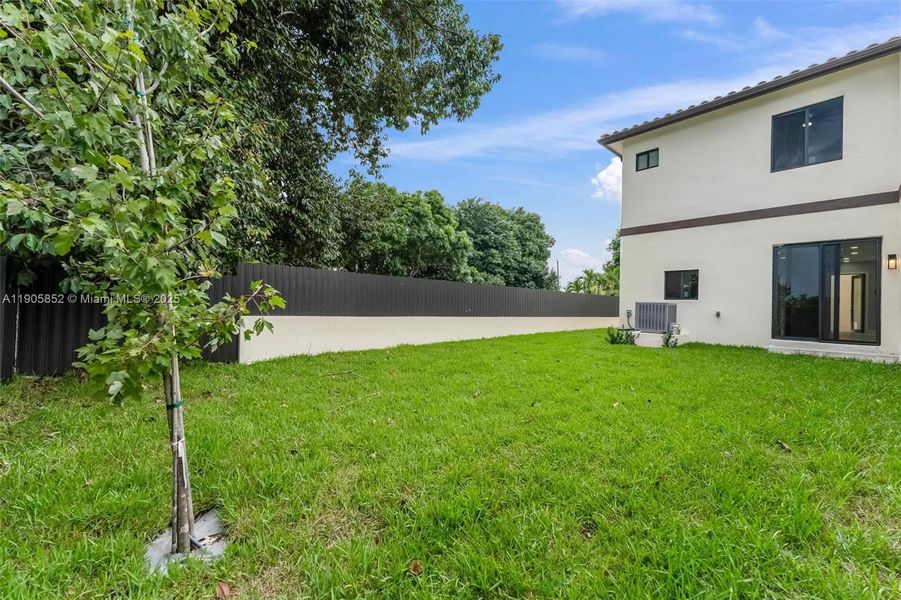 Exterior details and patio area of a home in , Miami (Image 30).