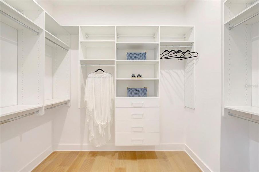 Spacious, unfurnished interior of a new home in , Tampa (Image 69).