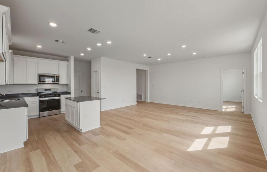 Spacious, unfurnished interior of a new home in Alto, San Marcos (Image 18).