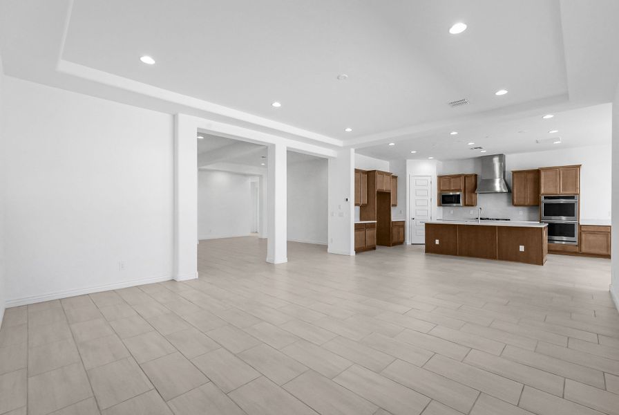 Spacious, unfurnished interior of a new home in Aloravita South, Peoria (Image 28).