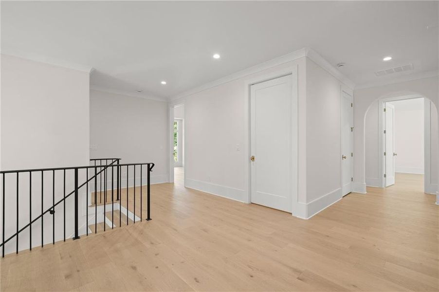 Spacious, unfurnished interior of a new home in , Brookhaven (Image 39).