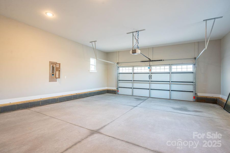Spacious, unfurnished interior of a new home in , Denver (Image 43).