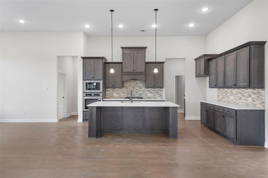 Furnished interior view inside a new home in , Waxahachie (Image 6).