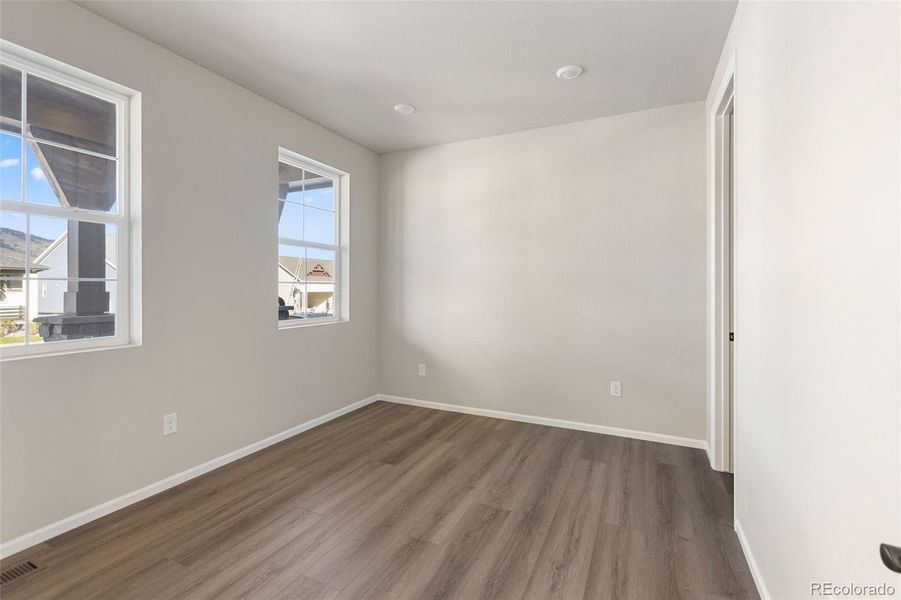 Spacious, unfurnished interior of a new home in The Manors Collection at Golden Overlook, Golden (Image 8).