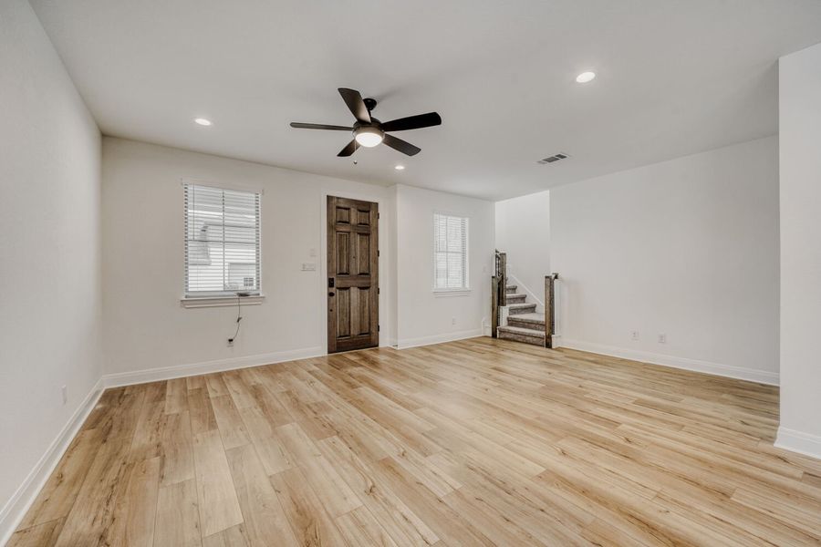 Spacious, unfurnished interior of a new home in The Porch at Du Pre, Buda (Image 12).