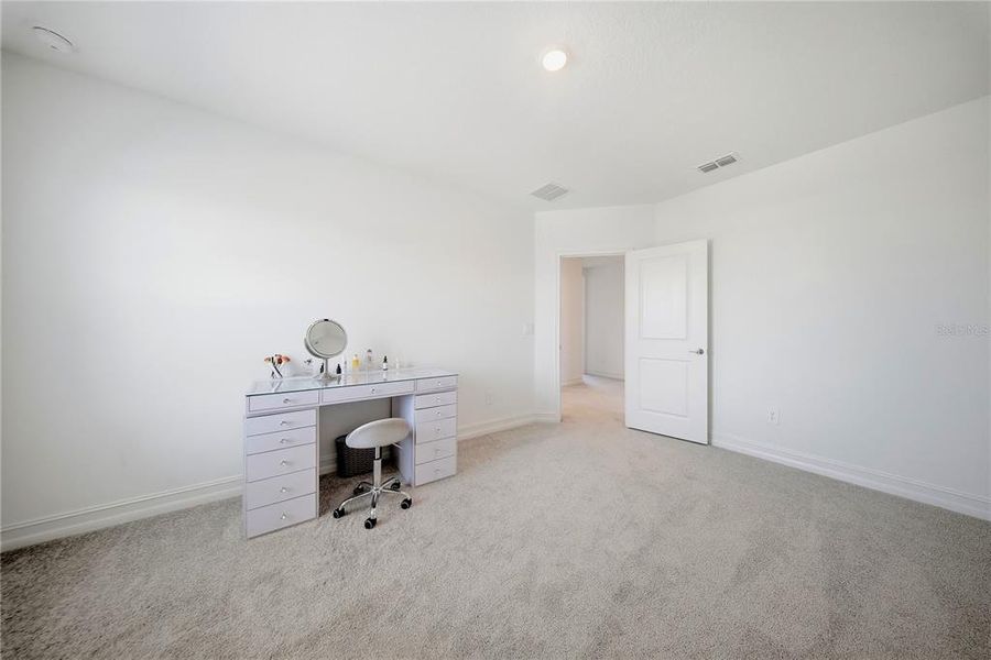 Spacious, unfurnished interior of a new home in Connerton, Land O' Lakes (Image 58).