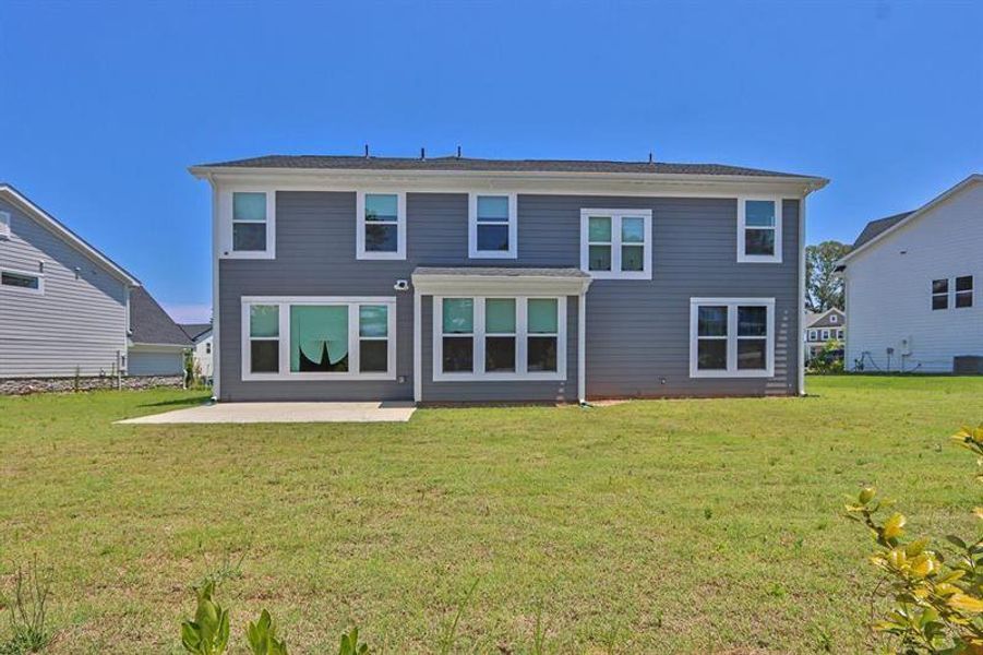 Exterior details and patio area of a home in Sweetbay Farm, Lawrenceville (Image 3).