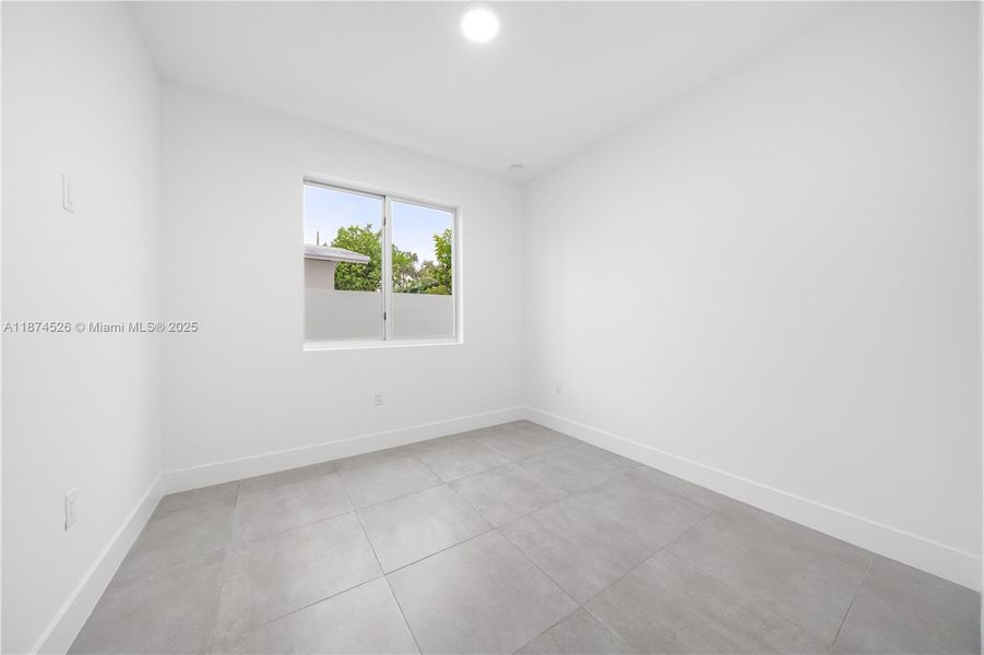 Spacious, unfurnished interior of a new home in , Miami (Image 41).