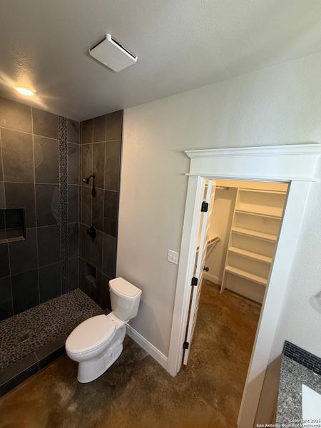 Furnished interior view inside a new home in , Beeville (Image 6).