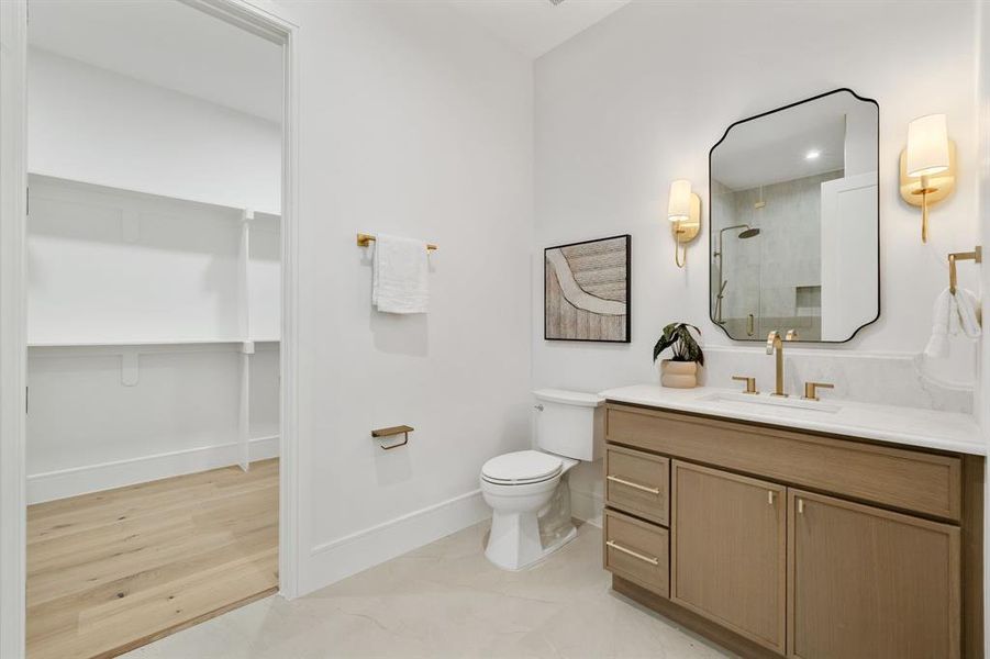 Furnished interior view inside a new home in , Dallas (Image 17). Furnished interior view inside a new home in , Dallas (Image 17).