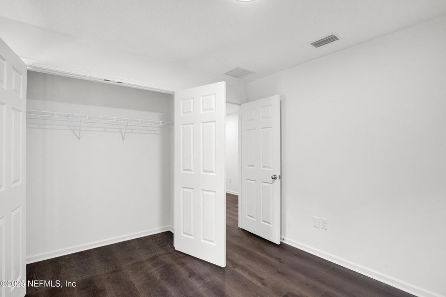 Spacious, unfurnished interior of a new home in , Palatka (Image 33).