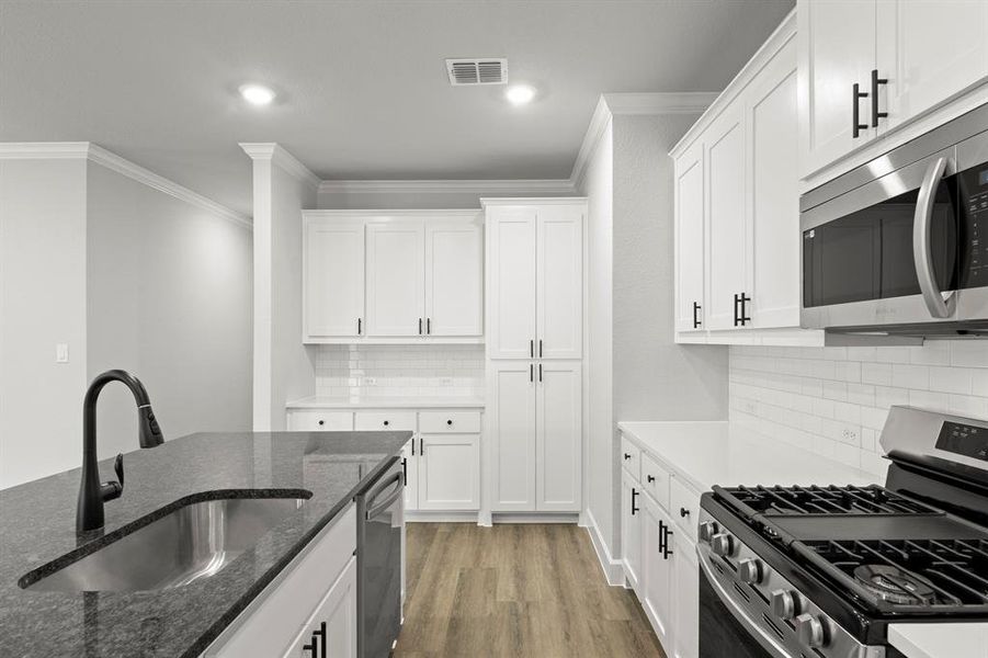 425 Chase - Kitchen (4)