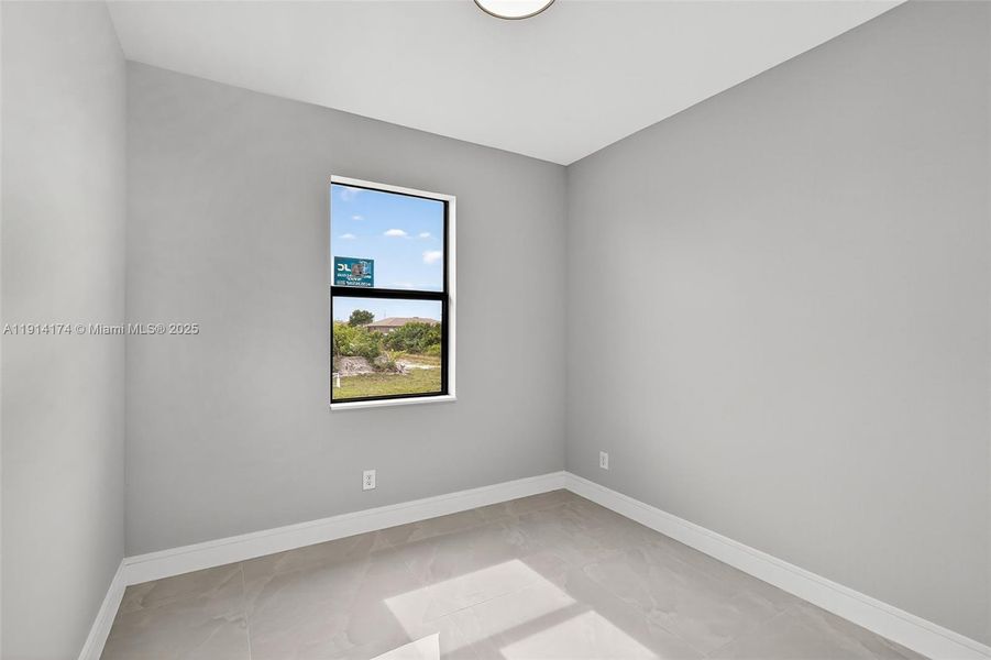 Spacious, unfurnished interior of a new home in , Lehigh Acres (Image 27).