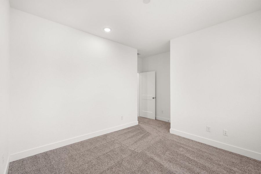 Spacious, unfurnished interior of a new home in Elyson, Katy (Image 24).