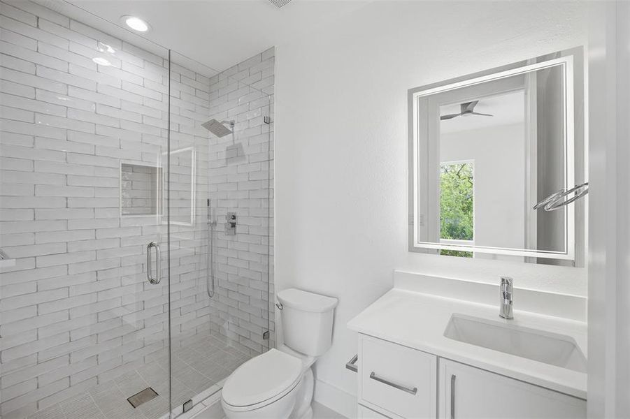 Furnished interior view inside a new home in , Dallas (Image 9).