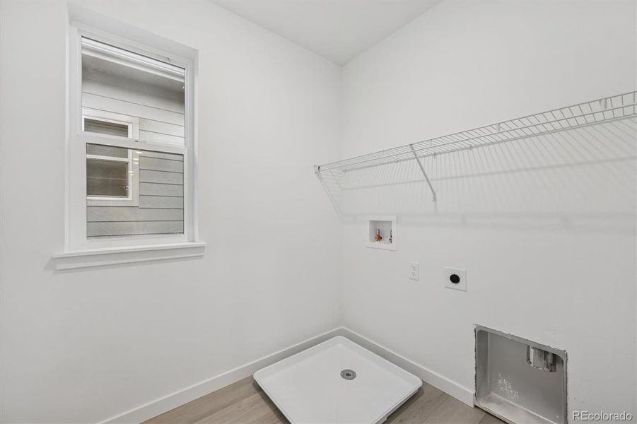 Spacious, unfurnished interior of a new home in Crossway at Second Creek, Commerce City (Image 20).