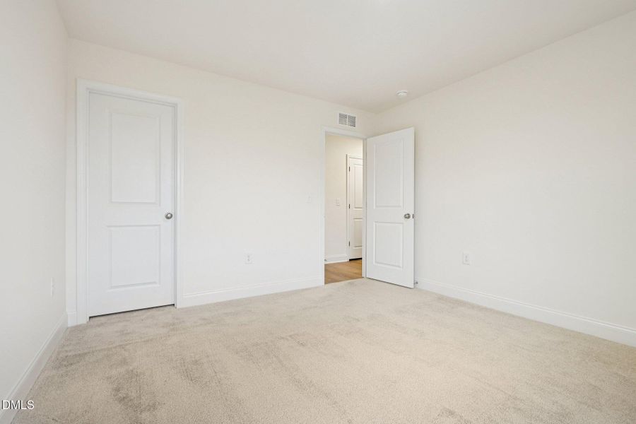 35-web-or-mls-Willow Cameron Wy-S0502-03