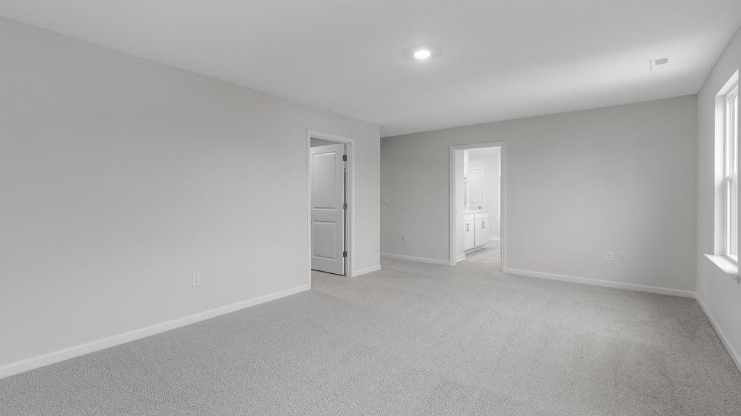 Spacious, unfurnished interior of a new home in Country Creek, Lexington (Image 15).